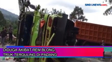 Diduga Akibat Rem Blong,  Truk Terguling di Padang