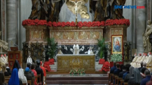 Misa Natal di Vatikan Italia Berlangsung Sederhana