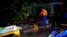 Angin Puting Beliung Terjang Puluhan Rumah di Cirebon