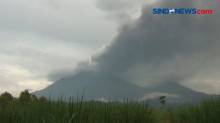 Gunung Raung Erupsi, Semburkan Abu Vulkanik Setinggi 2.000 Meter