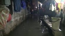 Banjir Setinggi 50 Cm di Cengkareng, Warga Enggan Mengungsi