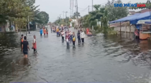 Video Banjir Rendam Pekalongan, Pedagang Tetap Berjualan