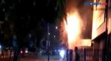 Video Rangkaian Kabel di Sawah Besar Jakarta Pusat Terbakar