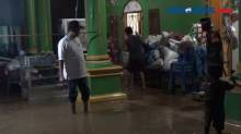 Banjir di Maros Mulai Surut, Warga Mulai Bersihkan Rumah