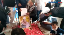Pemakaman Anton Medan di Komplek Ponpes Miliknya