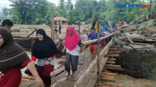 Warga Adonara Terisolir Usai Banjir Bandang