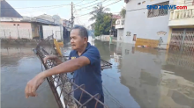 Banjir Setinggi Satu Meter Rendam Perumahan di Bekasi