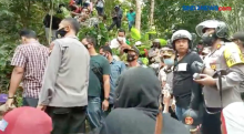 Warga Wadas, Purworejo, Jawa Tengah Protes Pemasangan Patok Penambangan Batuan Andesit