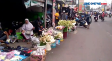 Jelang Idul Fitri, Pedagang Bunga di Bandung Banjir Pembeli