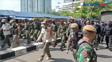 Jelang Unjuk Rasa, TNI-Polri Kepung Gedung KPK