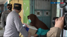 Panglima TNI dan Kapolri Bagi-Bagi Sembako saat Tinjau PPKM Semarang