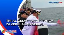 Peringati Hari Pahlawan, TNI AL Tabur Bunga dari Atas KRI Semarang-594