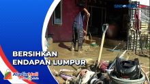 Banjir Bandang di Demak Surut, Warga Bersihkan Rumah dari Endapan Lumpur