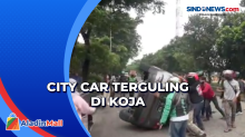 Kecelakaan Tunggal, Mobil Tabrak Separator Bus Transjakarta di Plumpang Koja
