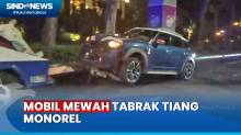 Mobil Mewah Ringsek usai Tabrak Tiang Monorel di Senayan