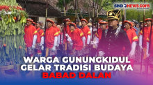 Antusiasme Warga Berebut Gunungan Hasil Bumi dalam Tradisi Budaya Babad Dalan di Gunungkidul Yogyakarta