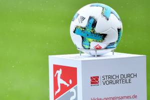 Pertentangan Dibalik Kengototan Bundesliga Gelar Pertandingan Tertutup