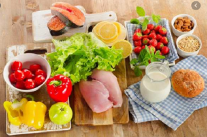 Tips Berbuka Puasa yang Sehat, Makan Kurma hingga Protein Tanpa Lemak