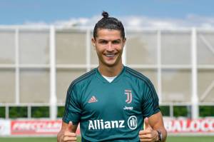 Pesan Ronaldo pada Penggemar dari Pusat Pelatihan Juventus