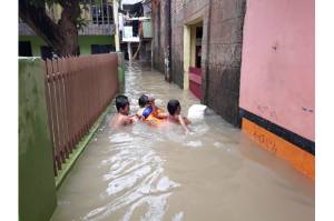 Kali Ciliwung Meluap, Permukiman Warga Bidara Cina Terendam Banjir