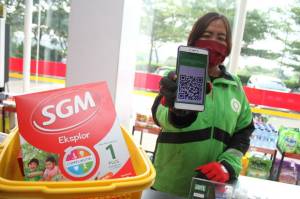 Bersama Alfamart, SGM Eksplor Salurkan Bantuan untuk Driver Ojol