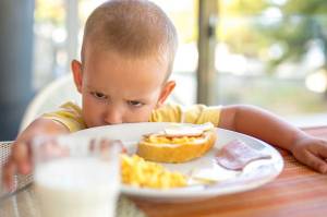 Anak Temperamen Berpotensi Tumbuhkan Kebiasaan Makan Tidak Sehat