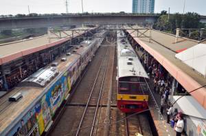 Ganjil Genap Mulai Diterapkan Lagi, KCI Tak Ubah Jam Operasional Commuter Line