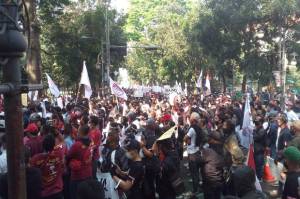 Pekerja Hiburan Bandung Unjuk Rasa, Tuntut Pemkot Beri Izin Operasi