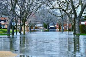 5 Tips Jaga Daya Tahan Tubuh saat Banjir
