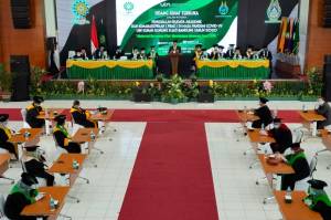 7.329 Mahasiswa Baru Antusias Dengarkan Petuah Rektor UIN Bandung