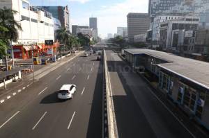Selama PSBB Ketat, Jalanan Jakarta Lengang