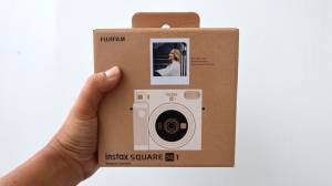 Fujifilm Instax Square SQ1, Kamera Polaroid untuk Remaja Edgy
