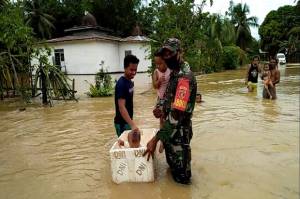 Babinsa dan Bhabinkamtibmas Akan Bantu Penanganan Banjir di Jaktim