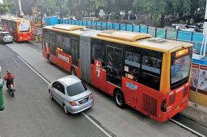 Layanan Bus Transjakarta Dihentikan Sementara saat Aksi Demo