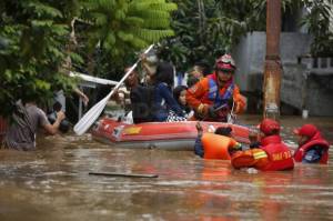 Pondok Gede Permai Jatiasih Terendam Banjir, 80 Warga Mengungsi
