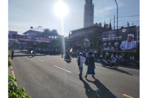 Jemaah Habib Rizieq Shihab Mulai Padati Kawasan Puncak Bogor