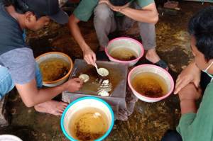 Budidayakan Ikan Hias, Indonesia Care Ajak Korban PHK Jadi Enterpreuner