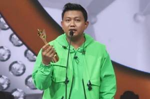 Viral di Jagat Maya, Denny Caknan Diganjar sebagai Penyanyi Dangdut Pria Paling di Hati