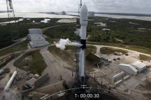 SpaceX Batalkan Peluncuran Satelit di Detik Terakhir, Trauma?