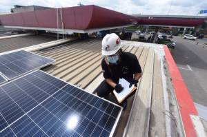 Dorong Transisi Energi, Pertamina Bangun PLTS Atap di 63 SPBU