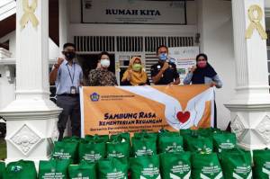 Kemenkeu Peduli Salurkan 350 Paket Sembako dalam Program Sambung Rasa