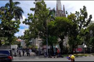 Arus Lalu Lintas Depan Gereja Katedral Jakarta Lengang