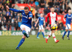 Everton Siap Perpanjang Kontrak Playmaker Islandia
