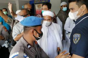 Soal Kesehatan Habib Rizieq, Kuasa Hukum dan Polda Metro Beda Pendapat