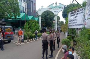 Rumah Duka Syekh Ali Jaber di Pulogadung Jakarta Timur Dijaga Ketat
