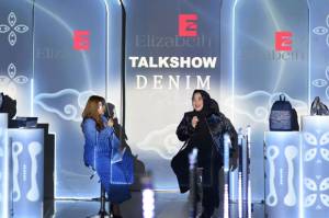 Elizabeth Kenalkan Denim Batik lewat Live Streaming YouTube-Instagram