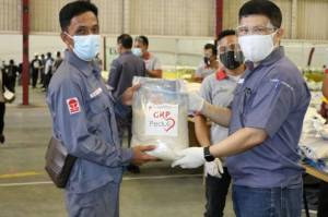 Ringankan Beban Karyawan, GRP Kembali Bagikan 5.500 Paket Sembako