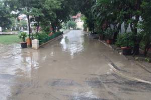 Sempat Terendam, Banjir di Kavling DKI Pondok Kelapa Mulai Surut