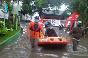 Perumahan Jatibening Diterjang Banjir, Pemkot Bekasi Mulai Evakuasi 350 KK