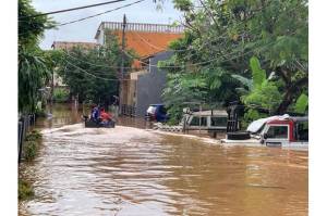 Orang Tua Fokus Selamatkan Harta, Bocah 9 Tahun Tewas Terseret Banjir di Bekasi